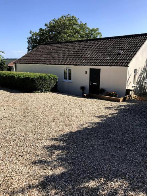Lovely Two Bedroom Bungalow With Hot Tub Yeovil Exterior foto